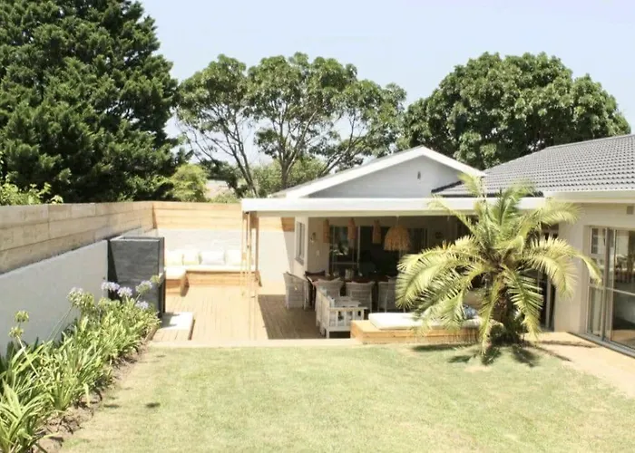 3 Bedroomed Awesome Family Beach House 650M To Beach